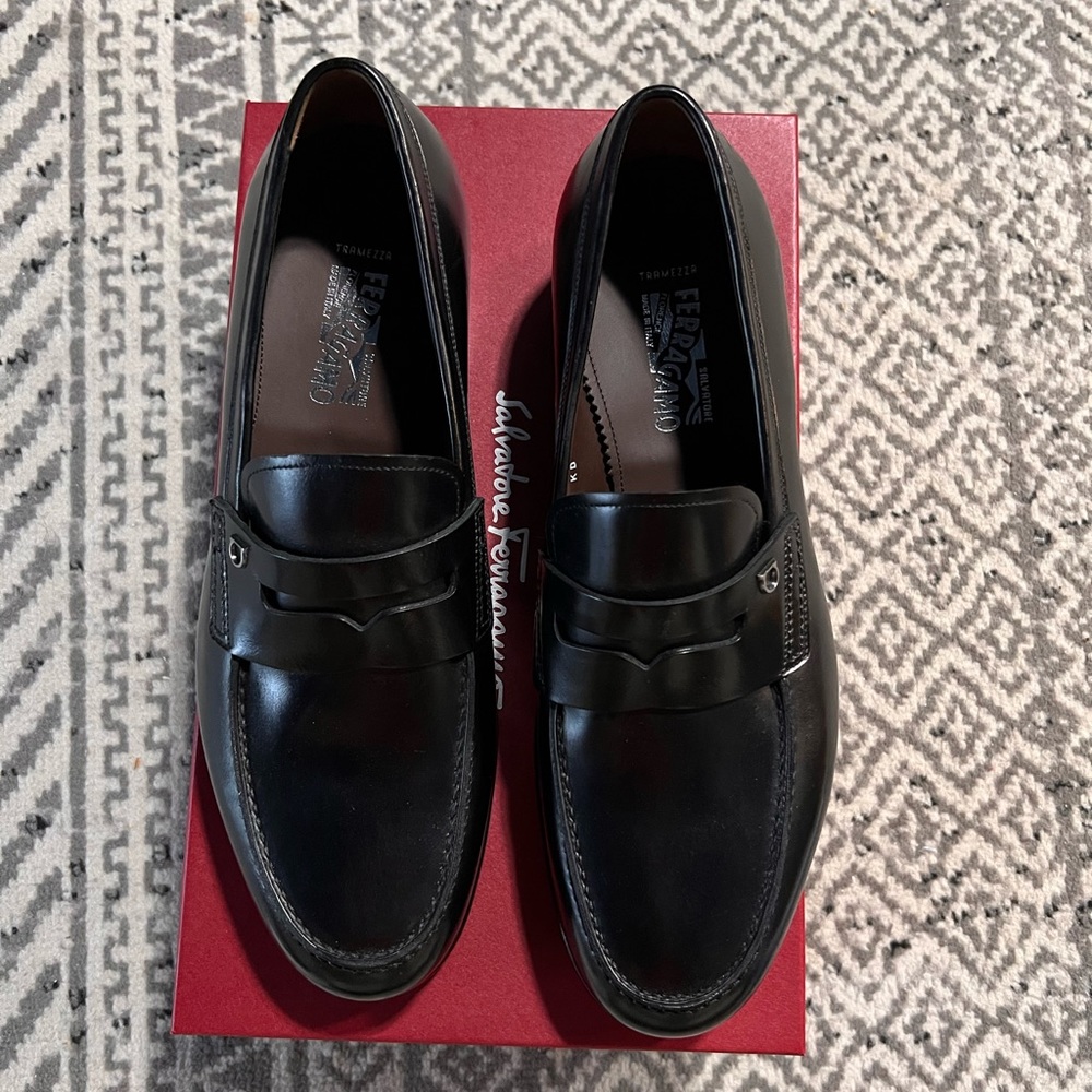 Salvatore Ferragamo Tramezza Theodore Penny Loafer size 9 EE. Brand new